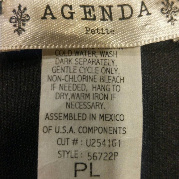 Women’s polka dot blouse!! - Picture 2 of 2